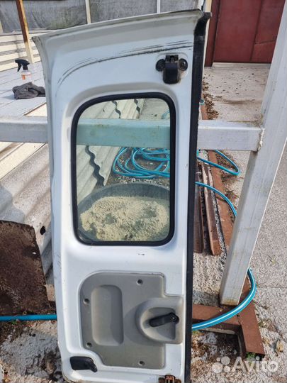 Двери на Renault kangoo 1
