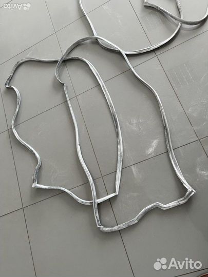 Уплотнительные резинки двери Мерседес W115/114