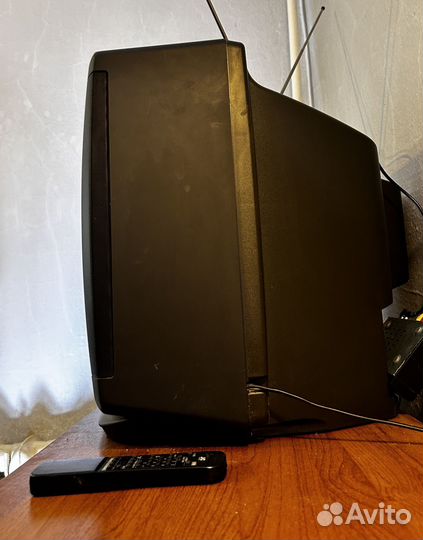 Телевизор JVC-G21T в рабочем состоянии