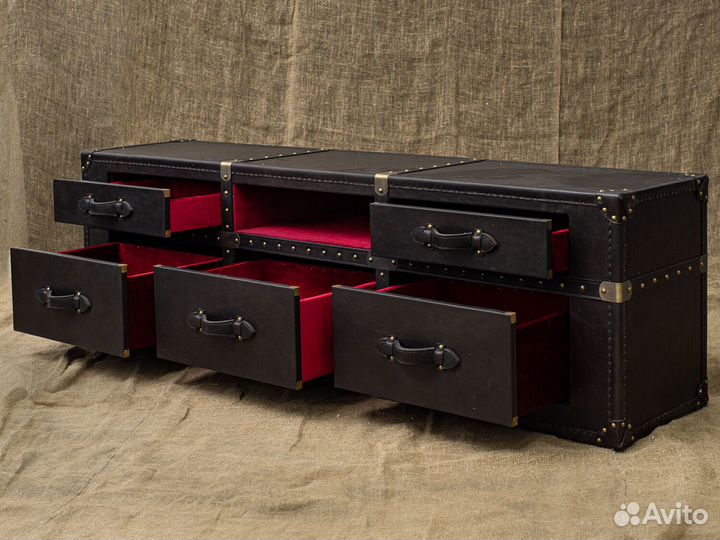 Тв-тумба с кожаной обивкой