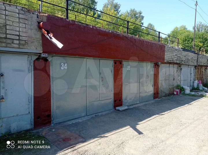 Гараж, > 30 м²