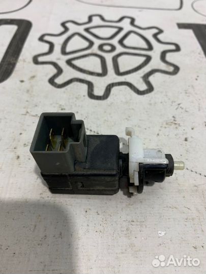 Концевик педали тормоза Hyundai Solaris G4FC 2014