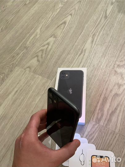 iPhone 11, 64 ГБ