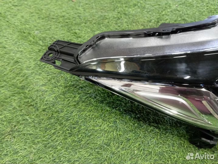 Фара правая Honda Vezel RU LEB 2020