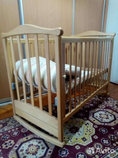 Детская кроватка