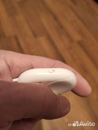 Пульт-брелок для селфи (Bluetooth Remote Shutter)