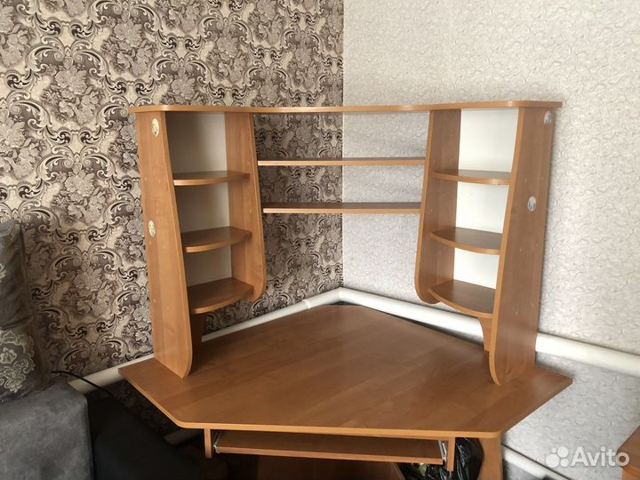 Компьютерный стол