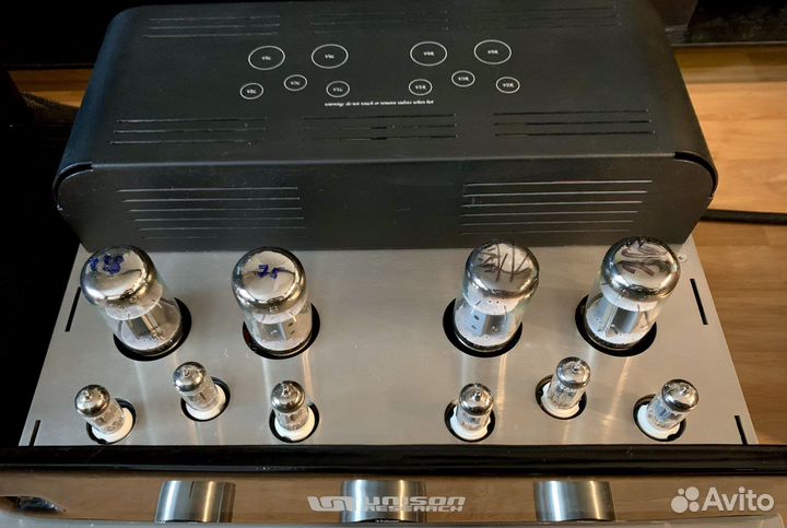 Unison Research P70 ламповый усилитель 70 Ватт