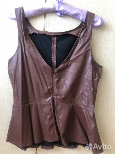 Кожаный топ с баской