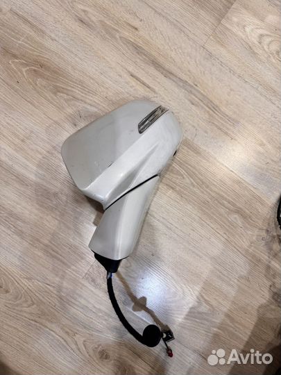 Зеркало левое на Кадиллак xt6 19-24