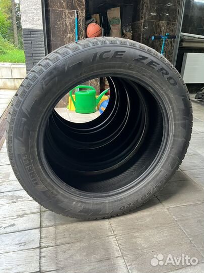 Pirelli Ice Zero 265/50 R20