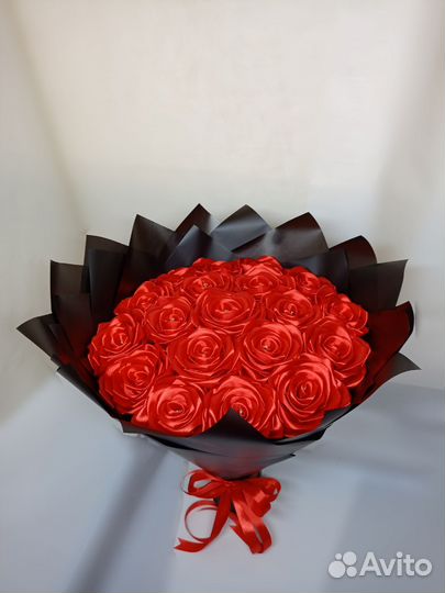 Букет из Атласных Роз с подсветкой