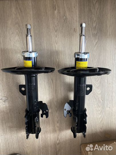 Амортизаторы передние для Toyota Highlander 2