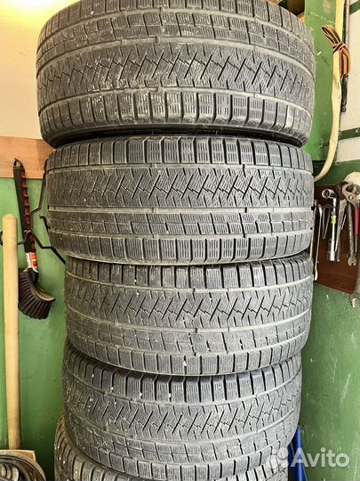 Triangle PL02 235/40 R19