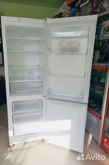 Холодильник indesit как новый
