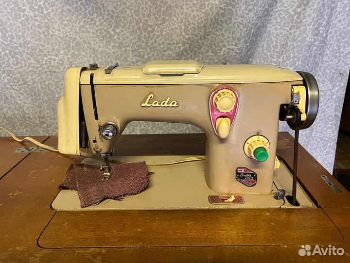 Швейная машина Лада, ножная, Чехосдовакия