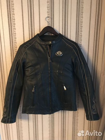 Мотокуртка кожаная женская