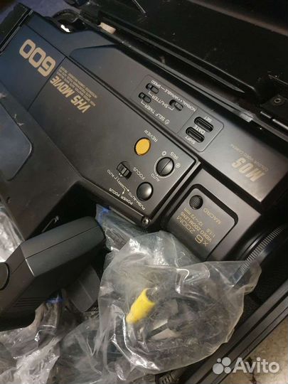 Видео камера Hitachi VHS movie 600