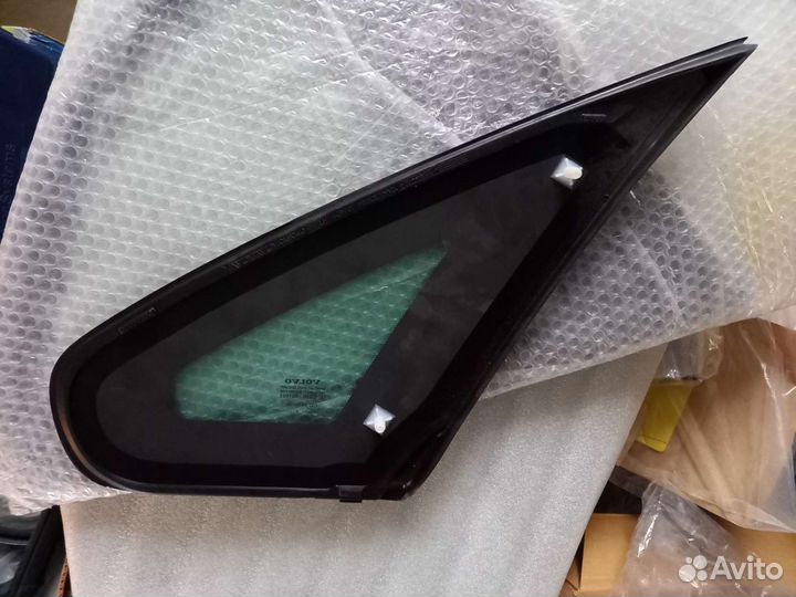 Форточка задняя левая Volvo S80 03-06