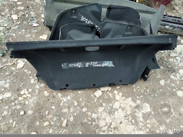 Обшивка багажника Mercedes C-class 204 задняя