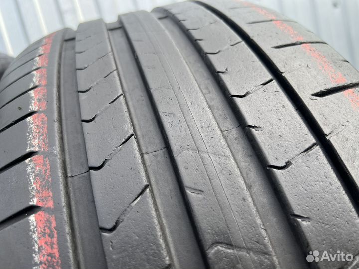 Pirelli P Zero PZ4 245/35 R21