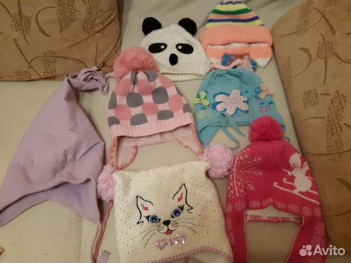 Продам шапочки на девочку