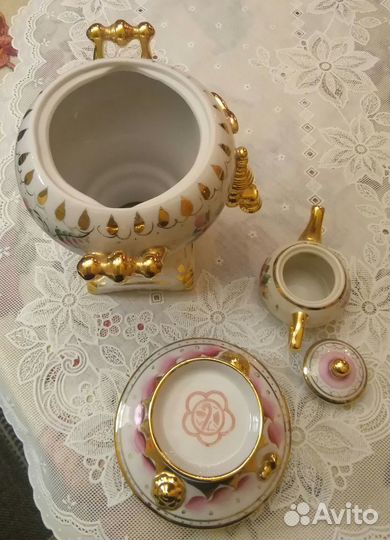 Советская фарфоровая чайница 