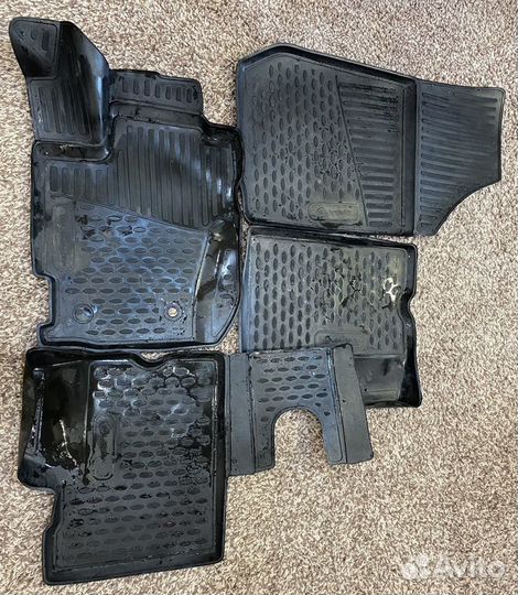 Автомобильные коврики резиновые
