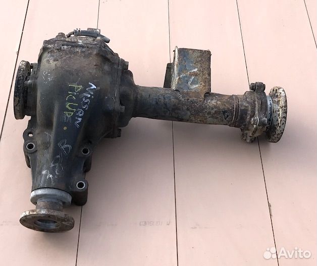 Ниссан PickUp Редуктор передний