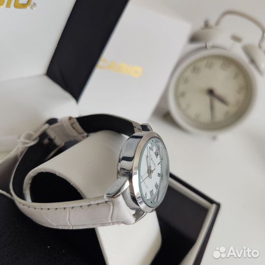 Самы женские Casio (white Circle)