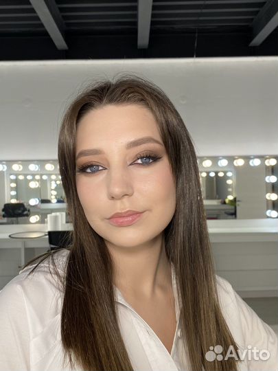 Макияж локоны