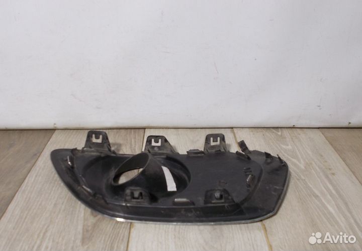 Решетка противотуманной фары правая бу Renault Log