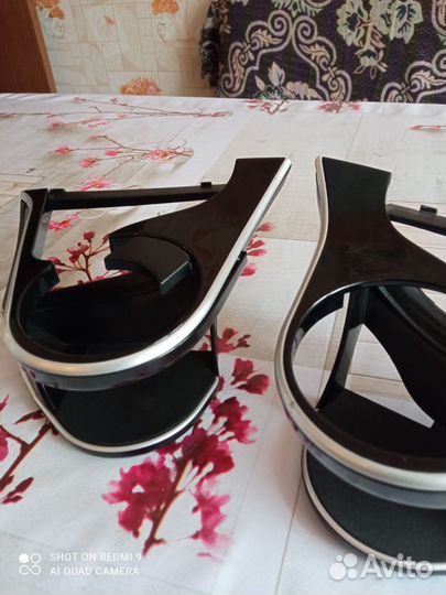 Автомобильные под стаканчики