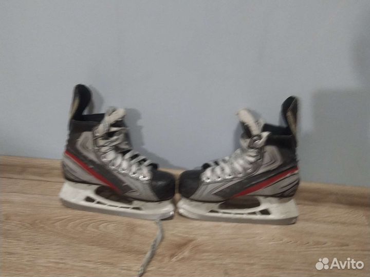 Хоккейные коньки bauer 33 размер