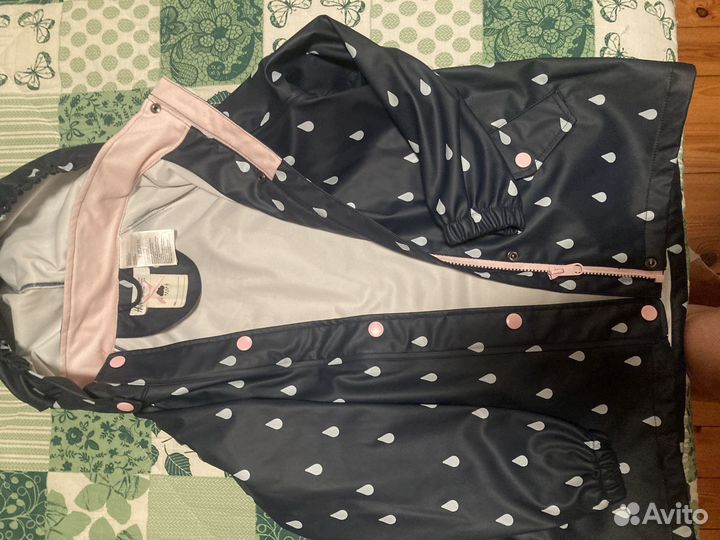 Продаю дождевик на девочку 130
