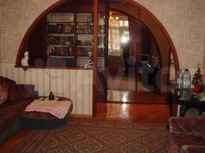 Комната 38 м² в 3-к., 4/6 эт.