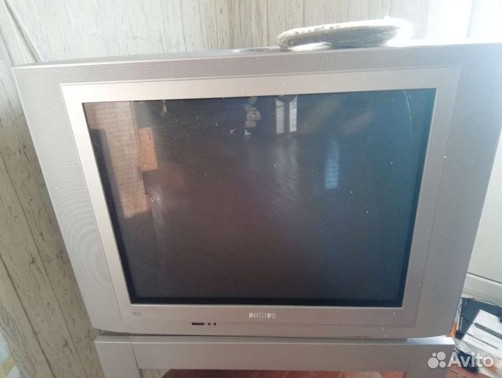 Телевизор Philips 29PT8508/12 с тумбой