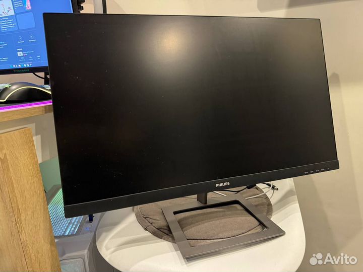 Монитор Philips