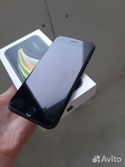 iPhone SE, 128 ГБ