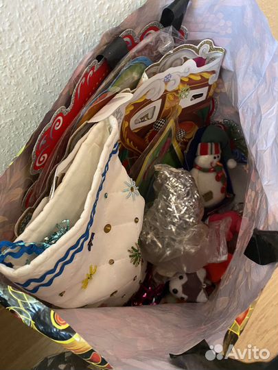 Пакет новогодних игрушек/плакатов