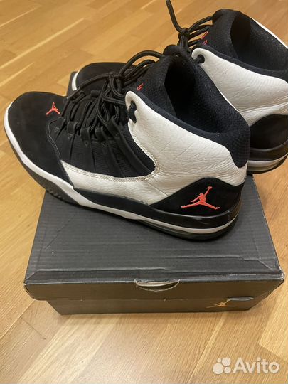 Nike air Jordan max aura