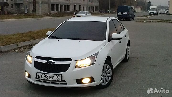 Заднее стекло на Chevrolet Cruze Замена 1ч