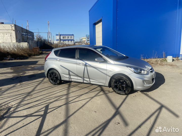 Hyundai Solaris 1.6 AT, 2011, 122 000 км