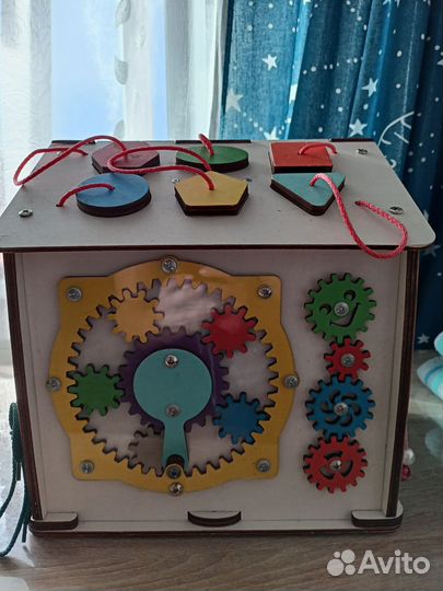 Бизиборд домик