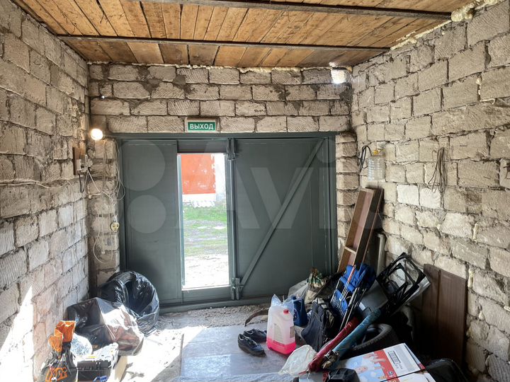 Гараж, > 30 м²