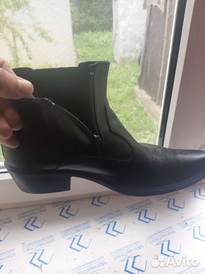 Продам ботинки