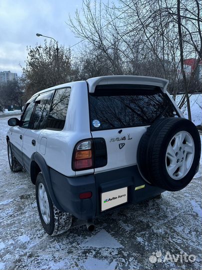 Toyota RAV4 2.0 AT, 1995, 322 000 км