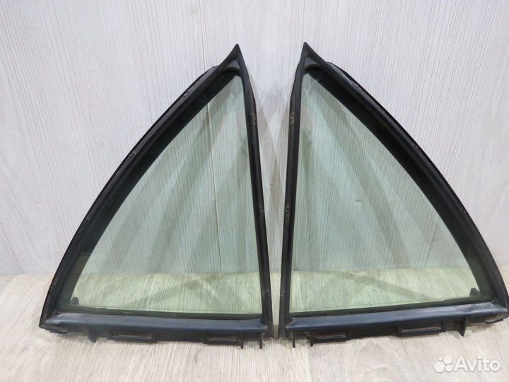 Форточка двери задняя Toyota Corolla 150