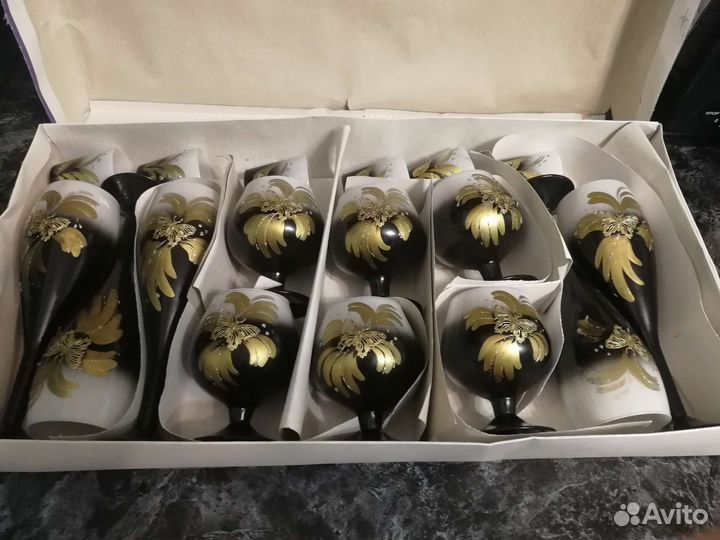 Набор фужеров и рюмок