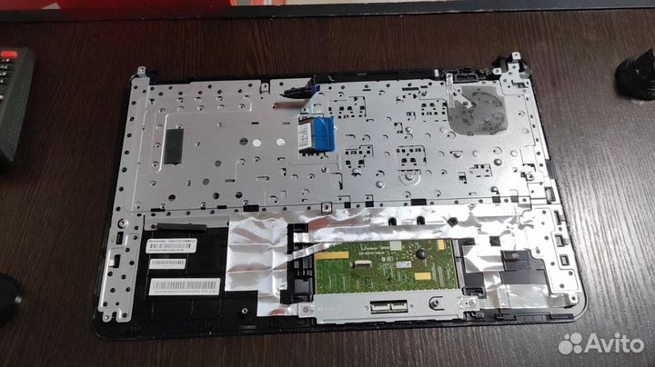 Верхняя часть корпуса Pavilion 15-d057sr